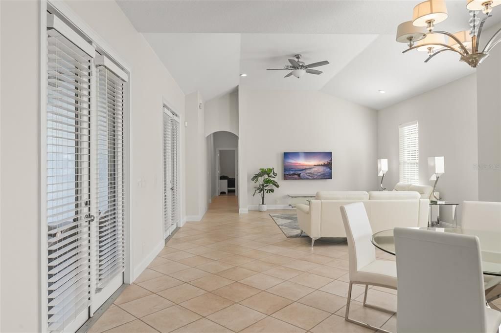 En Venta: $1,275,000 (4 camas, 3 baños, 3021 Pies cuadrados)