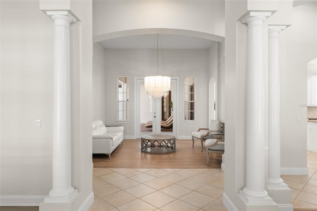 En Venta: $1,275,000 (4 camas, 3 baños, 3021 Pies cuadrados)