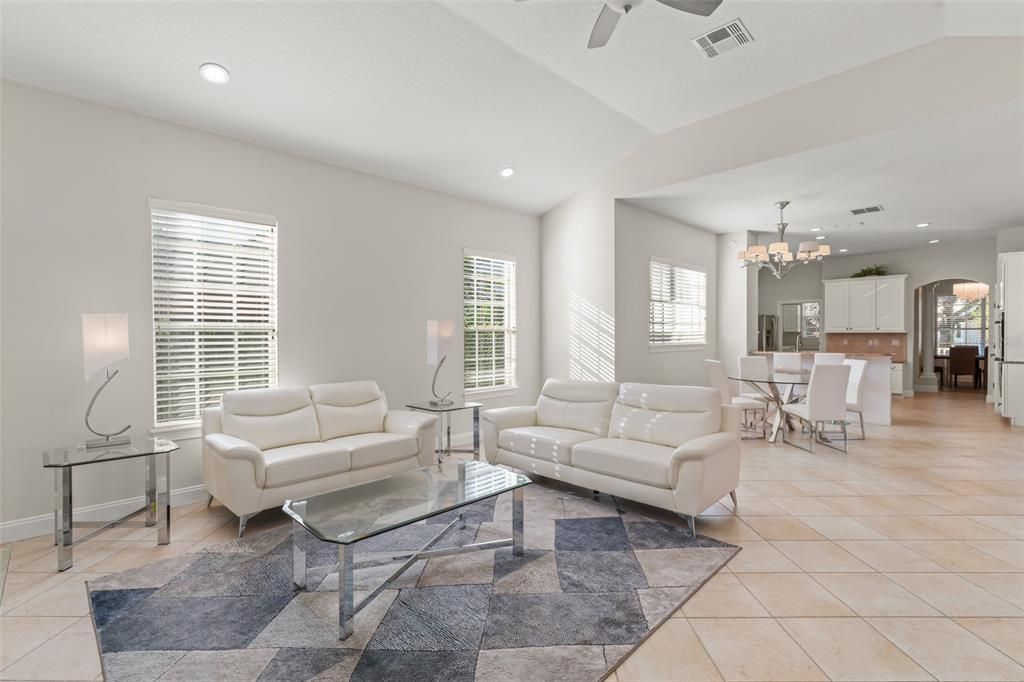 En Venta: $1,275,000 (4 camas, 3 baños, 3021 Pies cuadrados)