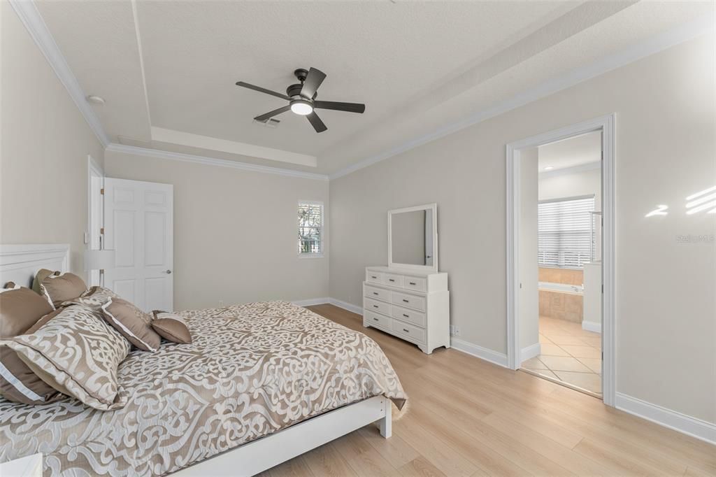 En Venta: $1,275,000 (4 camas, 3 baños, 3021 Pies cuadrados)