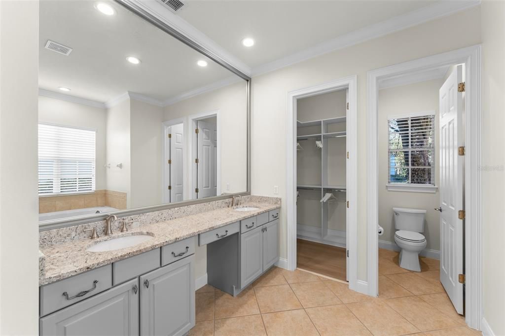 En Venta: $1,275,000 (4 camas, 3 baños, 3021 Pies cuadrados)