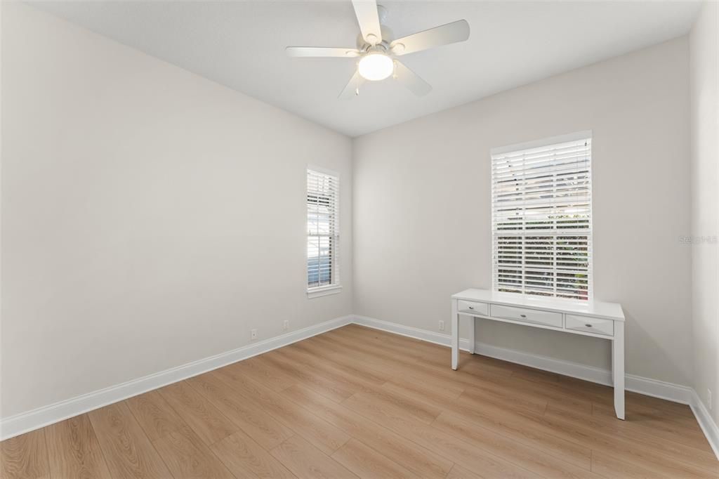 En Venta: $1,275,000 (4 camas, 3 baños, 3021 Pies cuadrados)