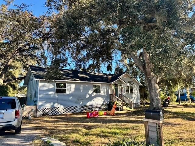 For Sale: $325,000 (3 beds, 2 baths, 1158 Square Feet)