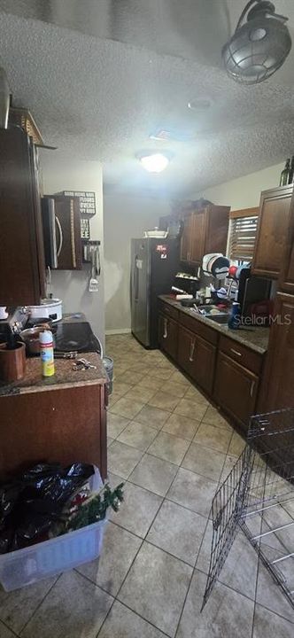 合同活跃: $325,000 (3 贝兹, 2 浴室, 1158 平方英尺)