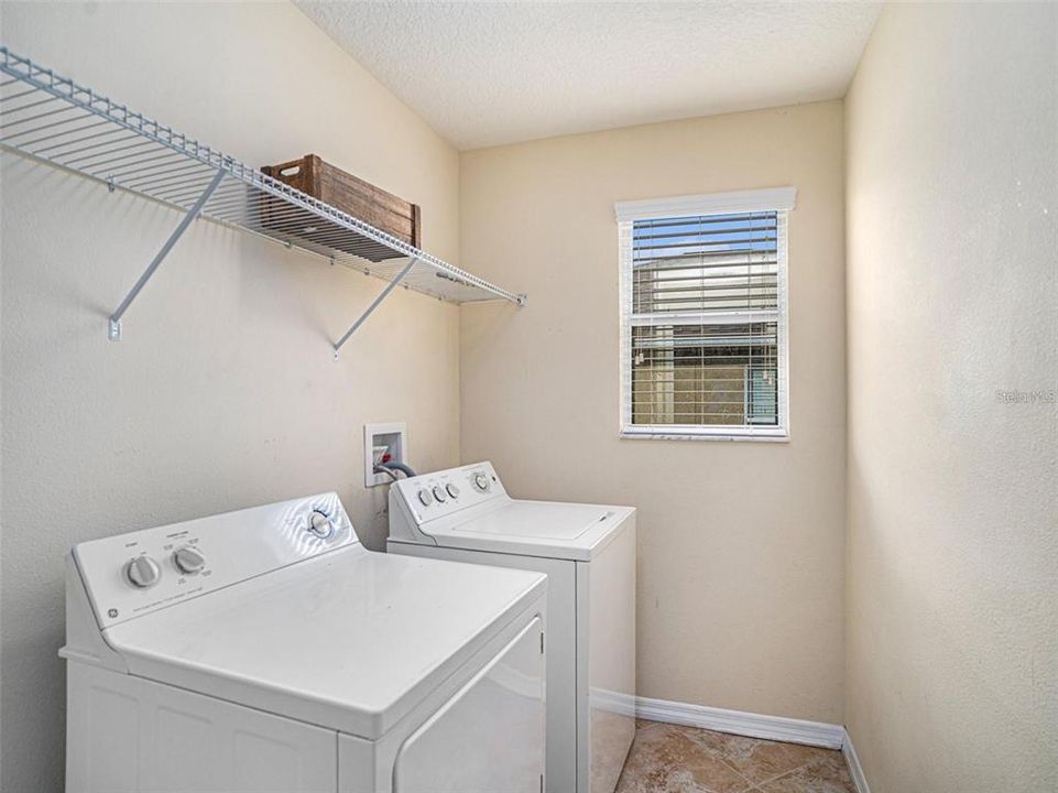 En Venta: $409,990 (6 camas, 3 baños, 3078 Pies cuadrados)