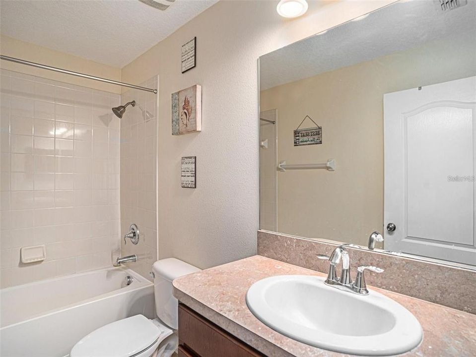 En Venta: $409,990 (6 camas, 3 baños, 3078 Pies cuadrados)