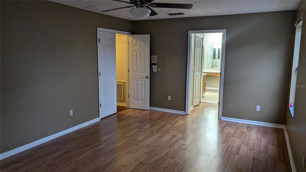 For Rent: $2,995 (5 beds, 3 baths, 2586 Square Feet)