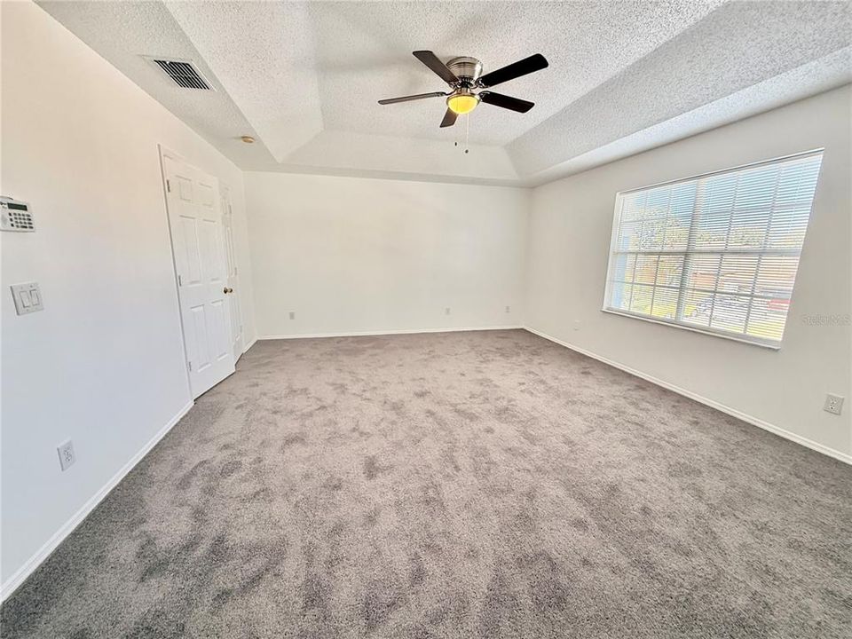 For Rent: $2,300 (4 beds, 2 baths, 2294 Square Feet)