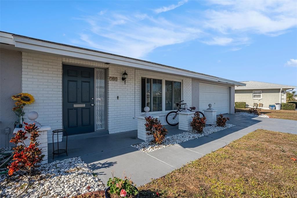 For Sale: $250,000 (2 beds, 2 baths, 1205 Square Feet)