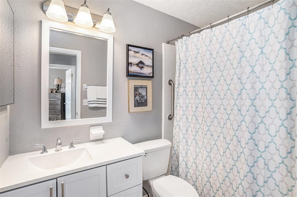 For Sale: $250,000 (2 beds, 2 baths, 1205 Square Feet)