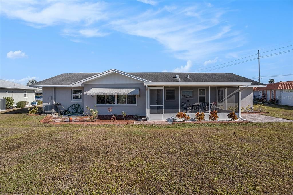 For Sale: $250,000 (2 beds, 2 baths, 1205 Square Feet)