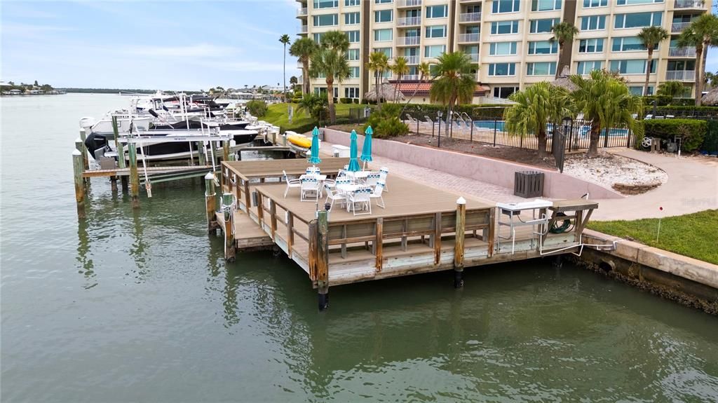 For Sale: $875,000 (2 beds, 2 baths, 1930 Square Feet)