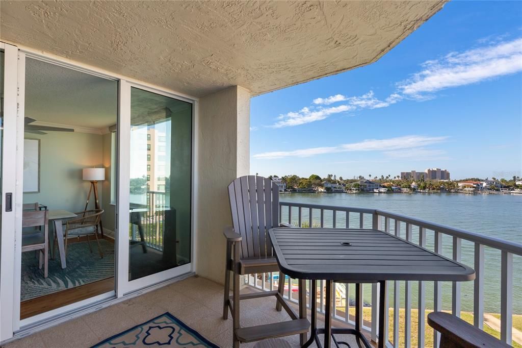 For Sale: $875,000 (2 beds, 2 baths, 1930 Square Feet)