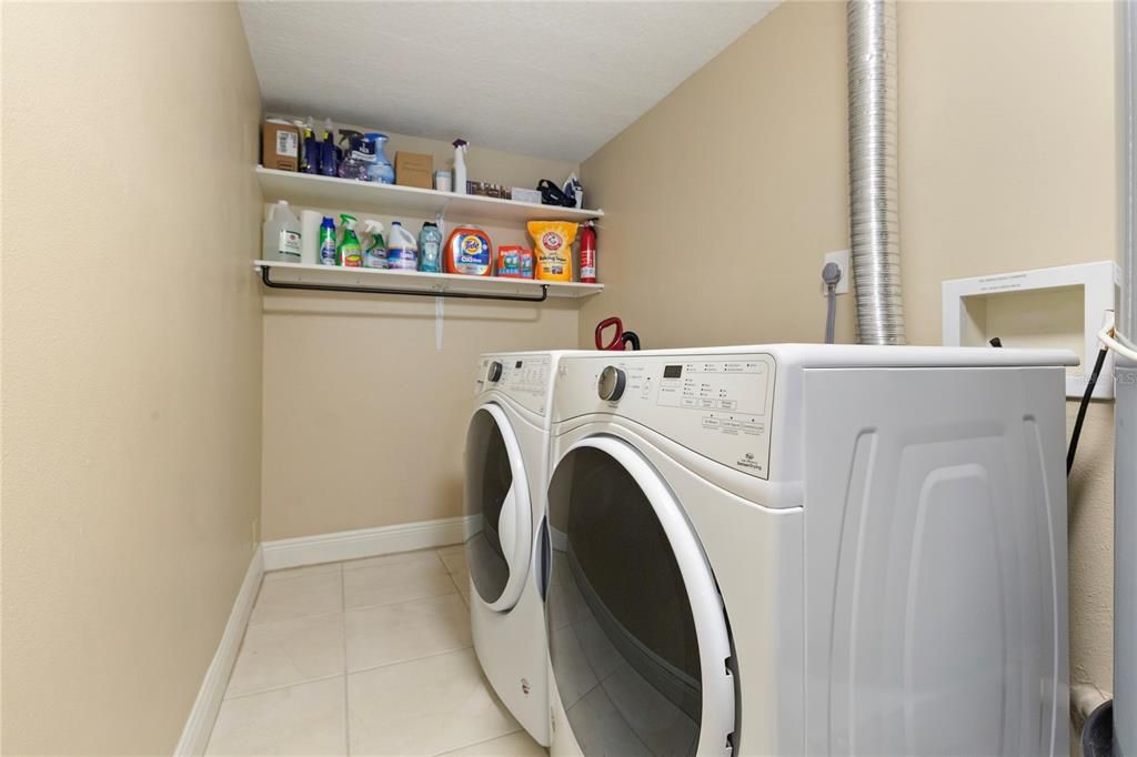 For Sale: $875,000 (2 beds, 2 baths, 1930 Square Feet)