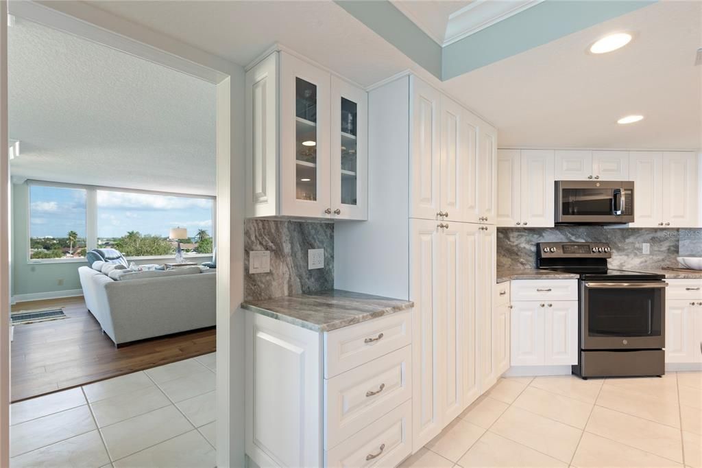 For Sale: $875,000 (2 beds, 2 baths, 1930 Square Feet)