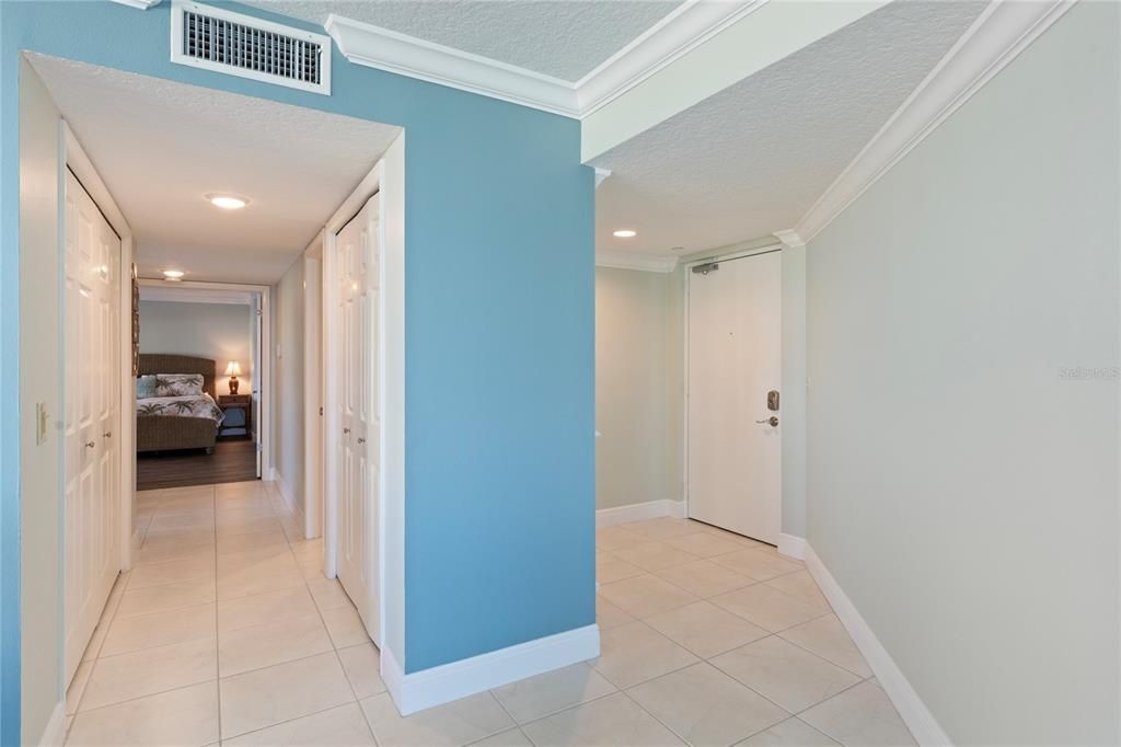 For Sale: $875,000 (2 beds, 2 baths, 1930 Square Feet)