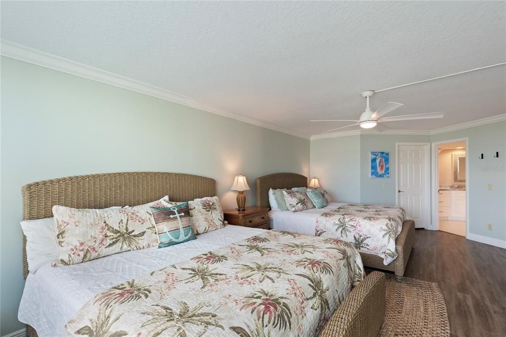 For Sale: $875,000 (2 beds, 2 baths, 1930 Square Feet)