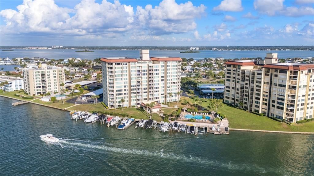 For Sale: $875,000 (2 beds, 2 baths, 1930 Square Feet)