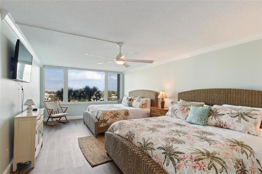 For Sale: $875,000 (2 beds, 2 baths, 1930 Square Feet)