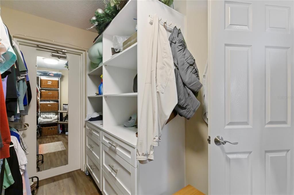 For Sale: $875,000 (2 beds, 2 baths, 1930 Square Feet)