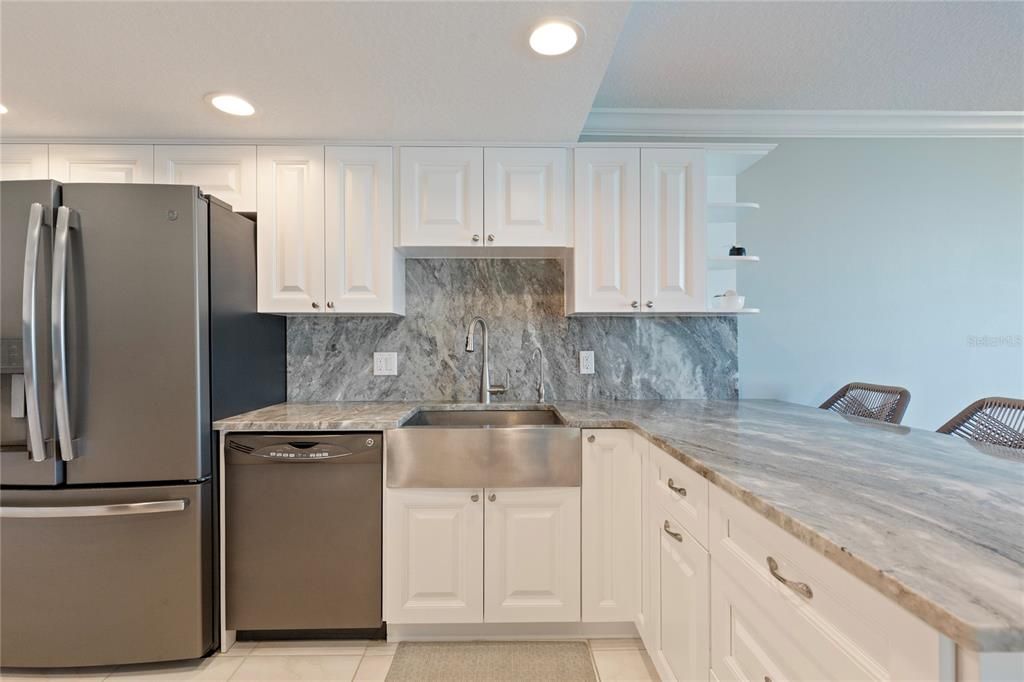 For Sale: $875,000 (2 beds, 2 baths, 1930 Square Feet)