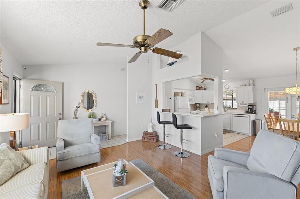 En Venta: $389,000 (3 camas, 2 baños, 1308 Pies cuadrados)