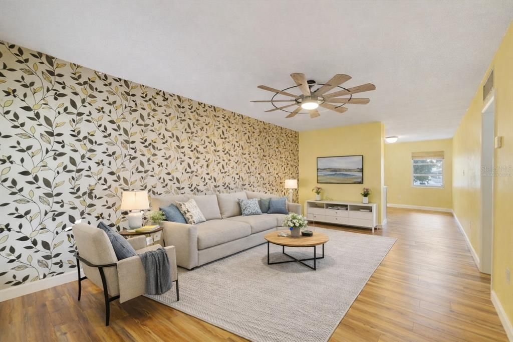 For Sale: $190,000 (1 beds, 1 baths, 618 Square Feet)