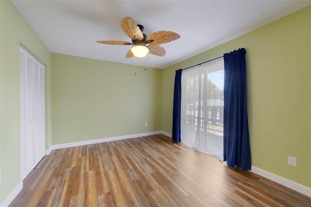 For Sale: $190,000 (1 beds, 1 baths, 618 Square Feet)