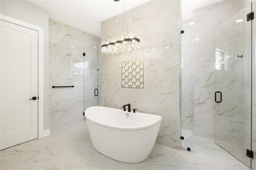 En Venta: $1,449,900 (3 camas, 3 baños, 2200 Pies cuadrados)