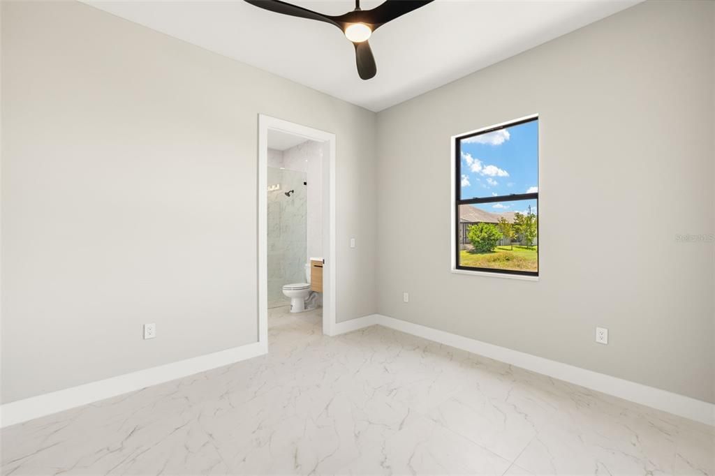 En Venta: $1,449,900 (3 camas, 3 baños, 2200 Pies cuadrados)