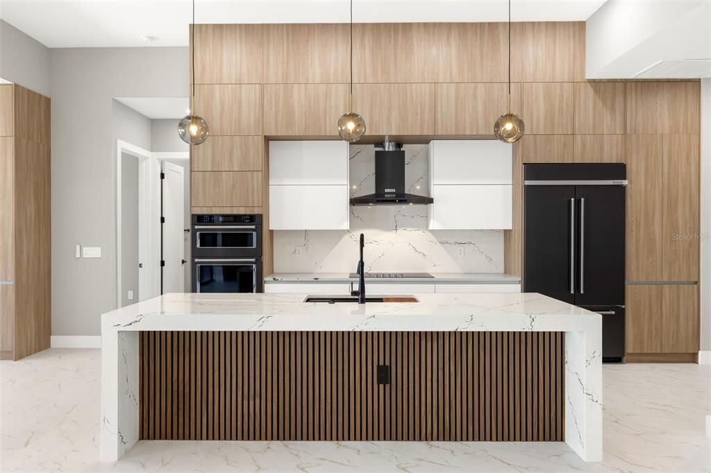 En Venta: $1,449,900 (3 camas, 3 baños, 2200 Pies cuadrados)