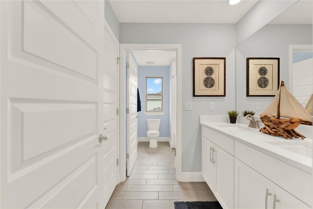 En Venta: $912,271 (4 camas, 3 baños, 3327 Pies cuadrados)