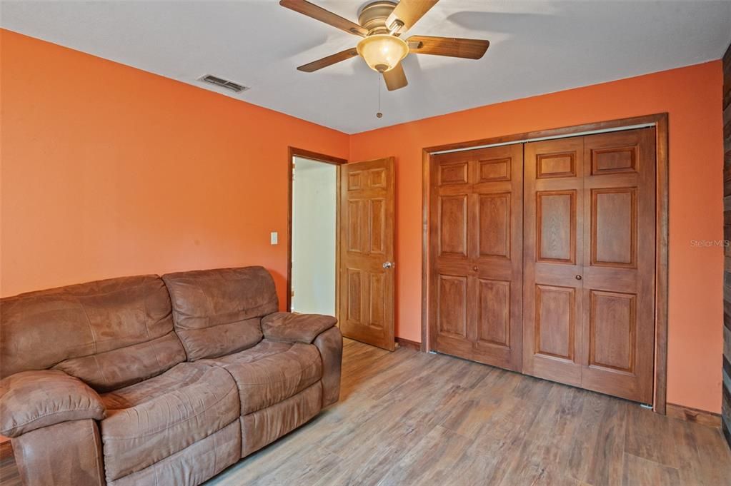 待售: $435,000 (3 贝兹, 2 浴室, 1802 平方英尺)