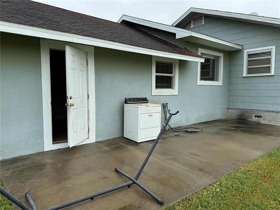 For Rent: $1,100 (1 beds, 1 baths, 680 Square Feet)