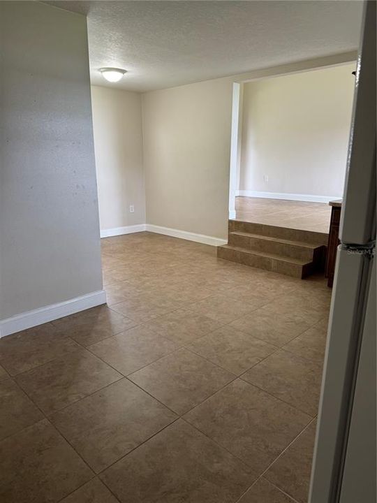 For Rent: $1,100 (1 beds, 1 baths, 680 Square Feet)