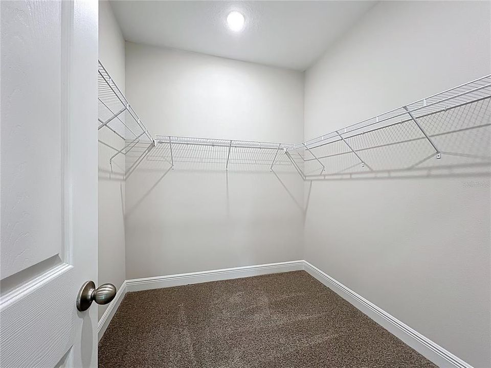 En Venta: $329,900 (4 camas, 2 baños, 1810 Pies cuadrados)