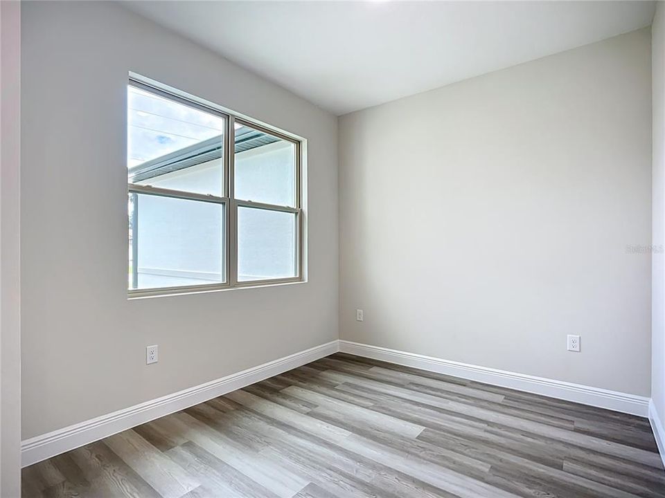 En Venta: $329,900 (4 camas, 2 baños, 1810 Pies cuadrados)