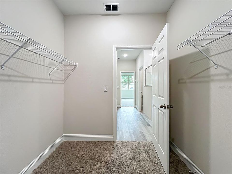 En Venta: $329,900 (4 camas, 2 baños, 1810 Pies cuadrados)