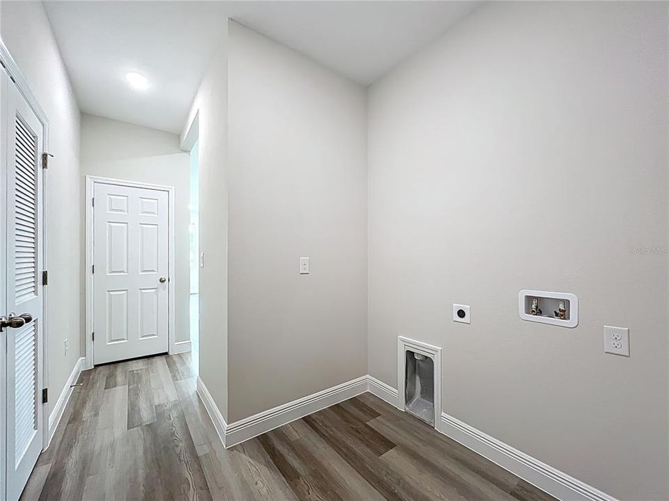 En Venta: $329,900 (4 camas, 2 baños, 1810 Pies cuadrados)