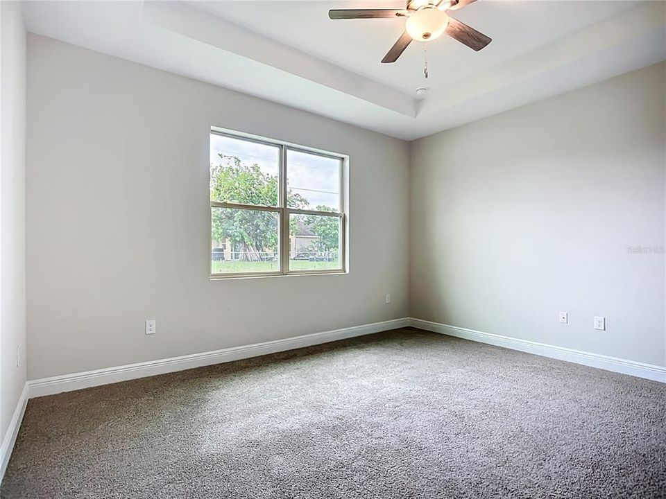 En Venta: $329,900 (4 camas, 2 baños, 1810 Pies cuadrados)