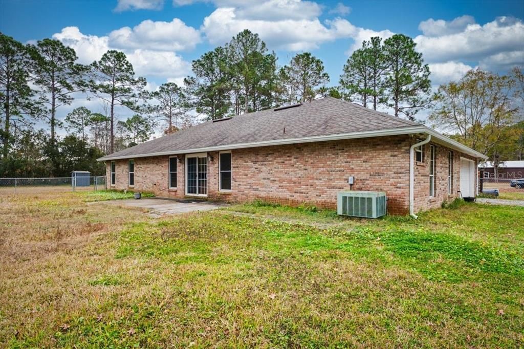 На продажу: $480,000 (4 спален, 2 ванн, 1982 Квадратных фут)