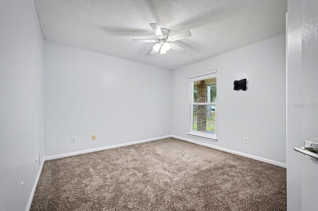 На продажу: $480,000 (4 спален, 2 ванн, 1982 Квадратных фут)