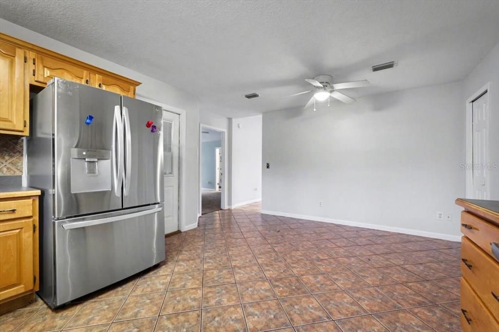 На продажу: $480,000 (4 спален, 2 ванн, 1982 Квадратных фут)