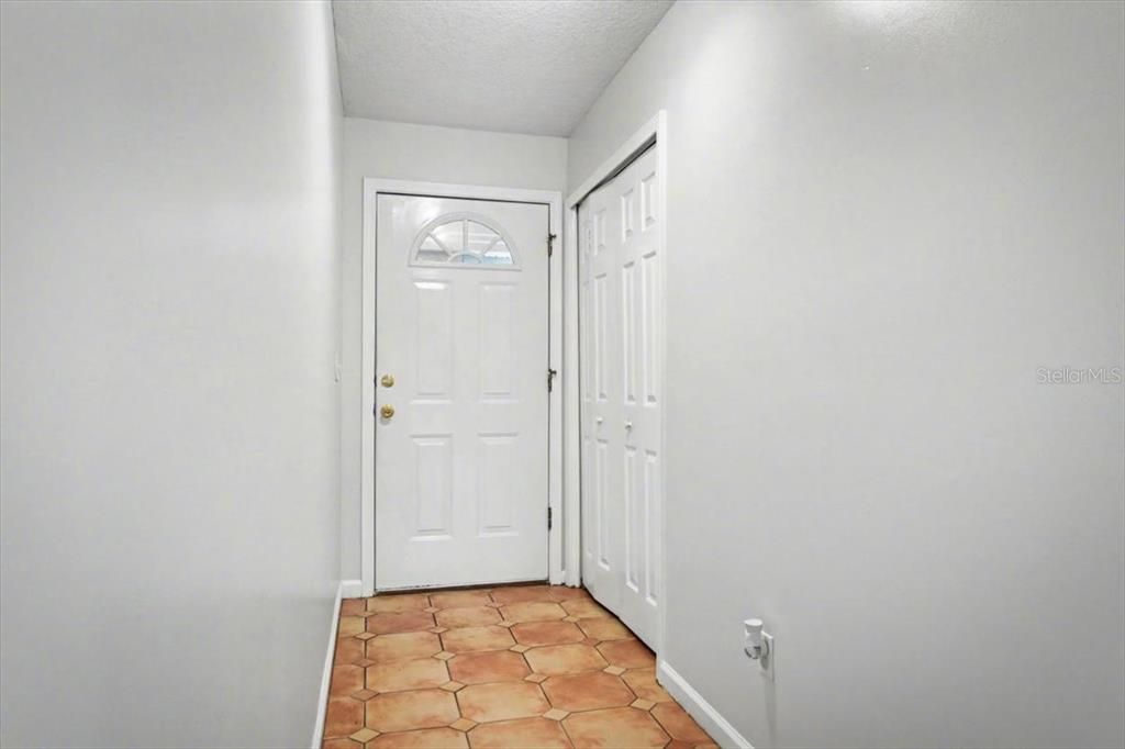 На продажу: $480,000 (4 спален, 2 ванн, 1982 Квадратных фут)