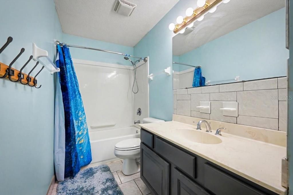 На продажу: $480,000 (4 спален, 2 ванн, 1982 Квадратных фут)