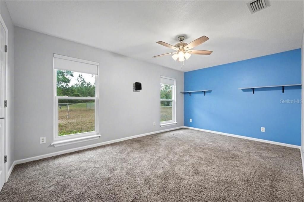 На продажу: $480,000 (4 спален, 2 ванн, 1982 Квадратных фут)