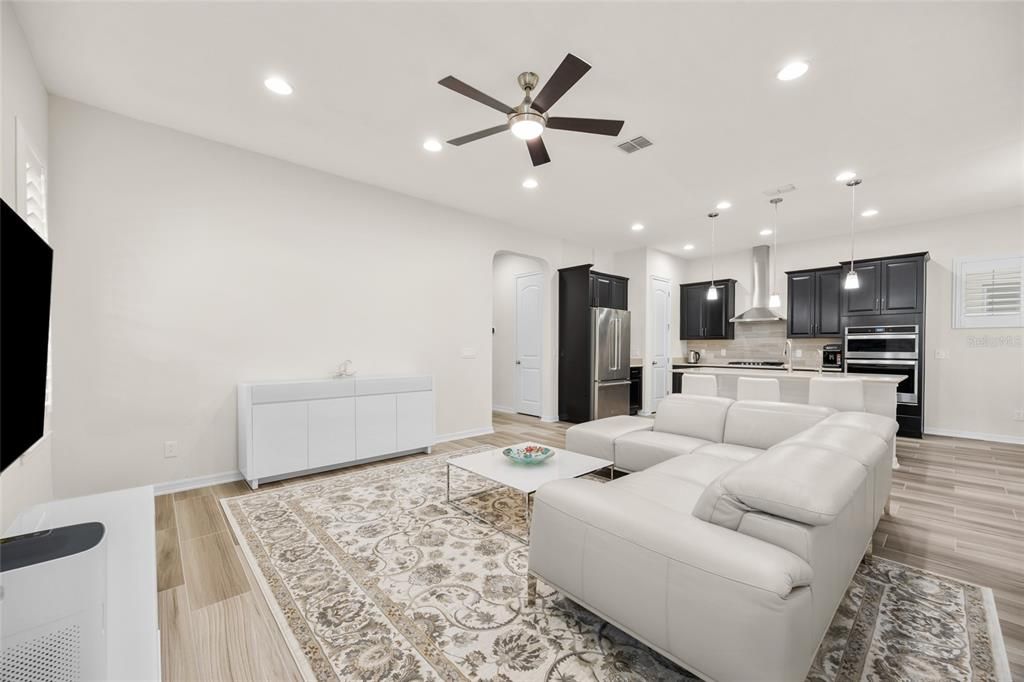 For Sale: $540,000 (3 beds, 2 baths, 1692 Square Feet)