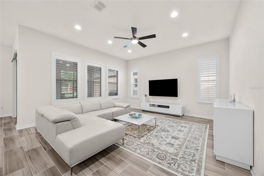 For Sale: $540,000 (3 beds, 2 baths, 1692 Square Feet)