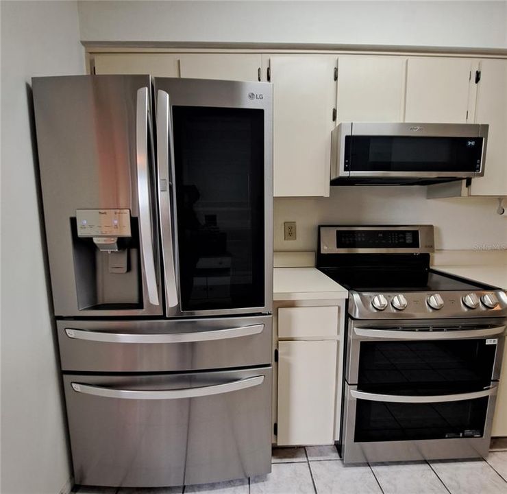 For Rent: $1,325 (2 beds, 2 baths, 935 Square Feet)
