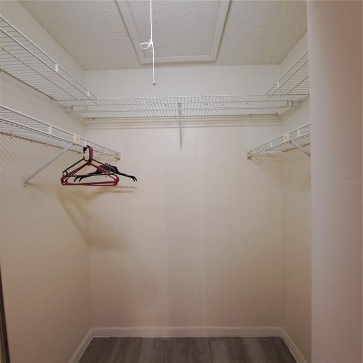 For Rent: $1,325 (2 beds, 2 baths, 935 Square Feet)